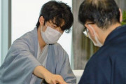 藤井聡太「よし！これで王手です！」　ワイ「スッ…（将棋盤を回転させる」