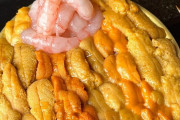 韓国人「北海道で提供されるウニ丼のボリュームを見て驚いた」→「器いっぱいに敷き詰められて圧巻の光景（ﾌﾞﾙﾌﾞﾙ」