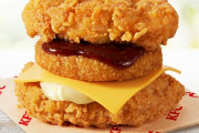 【画像】ケンタッキー、チキンでポテトを挟んだ最強のハンバーガーを発売ｗｗｗｗ