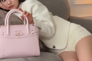 伊藤百花さんがまた太ももを晒してしまう