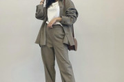 【画像】女氏「全身ユニクロでキメてみたよっ！ﾊﾟｼｬﾘﾝｺ」