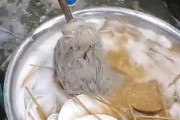 【動画】中国式皿洗いがこちら！床拭きモップで大量の皿を一気洗い、効率バツグン～！