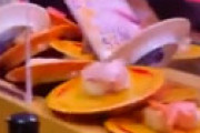 【動画】 スシローの回転レーンで大事故発生、店内パニック・・