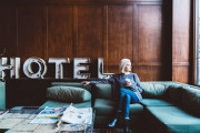 コロナ禍で生まれた新たな経営戦略！部屋を借りるよりも生活費が安く済むホテル暮らしとは？