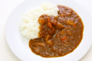 彼が私の作るカレーを駄目出ししまくるので、彼の分だけ別に小鍋で作ることにした。そしたら…