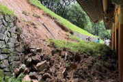 【韓国】 集中豪雨で国家遺産にも被害続出…最古木造建築物の石垣崩れる