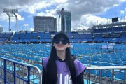 乃木坂46・川崎桜、“全国ツアー”リハ中ショットに反響　「どんだけ小顔」「サングラスがデカい」