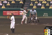 【阪神対巨人４回戦】阪神・梅野の送球・・・