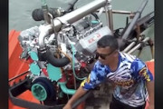 【動画】ボートに日野の巨大なV8ディーゼルエンジンを積んでみた。