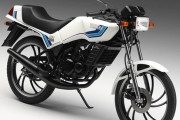 2st50ccのマニュアル原付バイクが普通免許だけで乗れるのもはやバグだろ