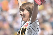 吉田沙保里さん、ノーバン始球式で丸から空振りを奪う