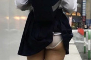 黒髪清楚JKさん、パンツを見せびらかしたまま下校してしまうｗｗｗｗｗｗ【他113枚】