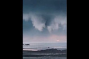 【動画】中国で発生した超常現象が怖すぎ！雨雲から突然・・・なにこれええええええ！！