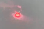 【動画】中国、今度は「紅い太陽」が出現！どうしてこうなった…!?