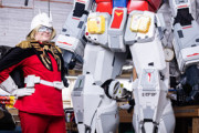 アメリカ人がガンダムのコスプレでギネス世界記録！