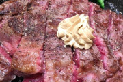 【超レア】こういう全然焼けてない肉って食えるの？（画像あり）
