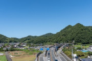 田舎民「県外には特急か飛行機か高速道路でいきます」