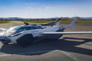 【未来】3分で飛行機に変形する空飛ぶクルマ『AirCar』が開発される