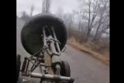【動画】ウクライナの陽キャ「ロシア軍の迫撃砲ゲットしたｗ」