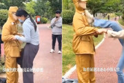 【動画】中国あるある、路上に日本兵人形を設置すると女子が蹴りを入れる！