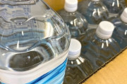 腎臓医「お水を1日2リットル飲まなきゃダメダメ（指をバッテン）」お腹よわよわぼく「ああぁ！！」
