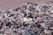 【動画】中国、バングラデシュ製造で世界中で売れ残った衣類、チリ･アタカマ砂漠に投棄！