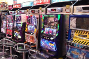 平日にゲーセンでスロットしてるけどどんなイメージ？