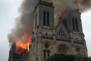 【悲報】フランスの歴史的建造物またも火災