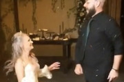 結婚式のパーティーでどう考えても最悪な失敗9秒動画。