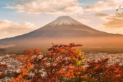 海外「おおお…何て幻想的な…言葉が出ないほど素晴らしい！」秋の紅葉と富士山（海外の反応）
