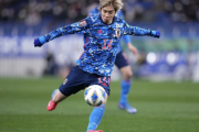 【日本代表】伊東純也が右サイドを制圧して先制アシスト＆4試合連続ゴール！「チームのために走った」