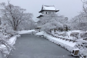 外国人「日本で雪に覆われた松本城を撮影してきたよ！！」