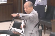 【動画】東京新聞･望月記者、国会で何度も大声ヤジで討論を妨害 ⇒ 維新･鈴木宗男が激怒！