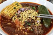 アメリカ人にラーメンを作らせると不味いが、マルちゃんが国民食のメキシコ人にイジらせると上手くいくようだ。