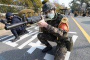 韓国海軍の鎮海基地で対テロ訓練を実施、参加兵士の多くがマスクを着用！