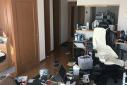【画像】俺の部屋汚すぎワロッタァ