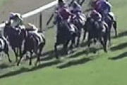 【動画】 中山競馬場で三浦皇成と大塚海渡が落馬で救急搬送　場内騒然