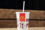 マクドナルド「紙ストロー、要望があれば従来のプラスチック製ストローで提供します」