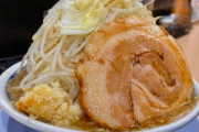 敵「ラーメン二郎は豚の餌」ワイ「豚ってそもそも何を食っとるんや…？」