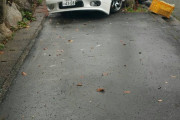 【画像】家の前で車が大破してたｗｗｗｗｗｗ