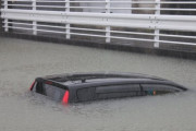 【注意!!】線状降水帯による激しい大雨で冠水、車水没…不要不急の外出は控えて！