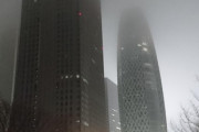 今宵の新宿は霧にけぶっている…