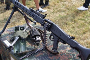 ドイツ、ウクライナにMG3機関銃とストレラ防空ミサイル1500発などを送る