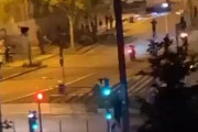 【フランス】暴徒が警察書にロケランぶち込んでるという映像が話題に