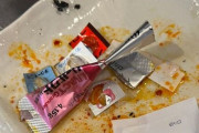 「薬の空シート置いてくのマジでやめろ！」とキレた飲食店が理由を説明→納得する人続出、めっちゃ物議に