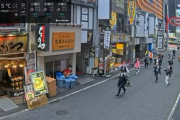 新宿・歌舞伎町のライブカメラ、あの超有名芸能人が写り込む　数十人に追いかけられてるんだがｗｗｗｗｗｗ
