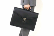 【画像】スーツで仕事の人に質問なんだけど、こういう鞄ってどう思う？