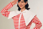 【画像】のん（能年玲奈）さん、敬礼！