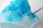 かき氷の『ブルーハワイ』って、結局何味なの？ → 味覚の専門家に聞いてみた結果…