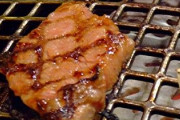 焼肉通「肉は1枚づつ焼くんだ」 ワイ「うわあ、出た?」